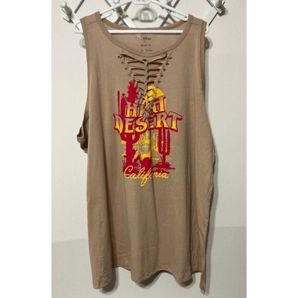 Torrid Tank Top Lace Up V-Neck High Desert Graphic Tan Plus 5X 28 NWT